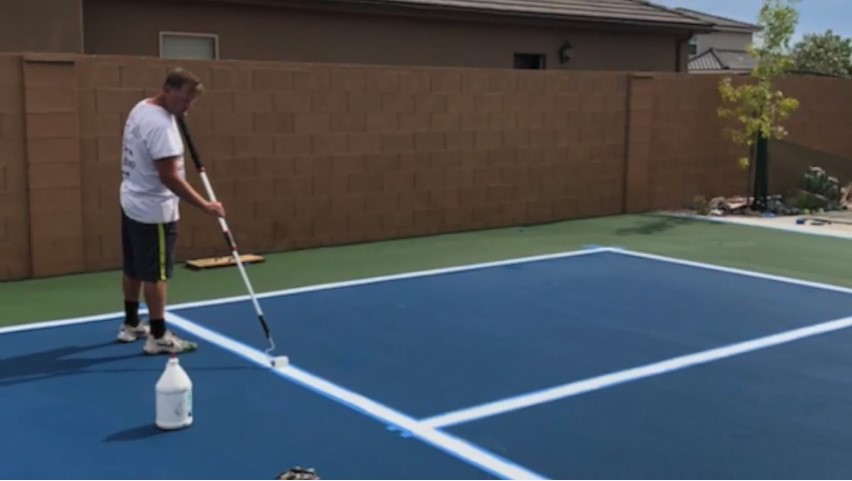 how to build a pickleball court
